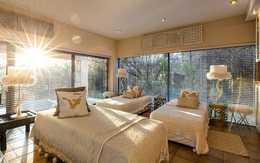 4 Bedroom Property for Sale in Boschenvaal River Front Lodges Free State